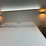 Lejlighedshotel Red's Torre Melissa