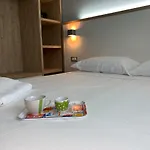 Lejlighedshotel Red's Torre Melissa