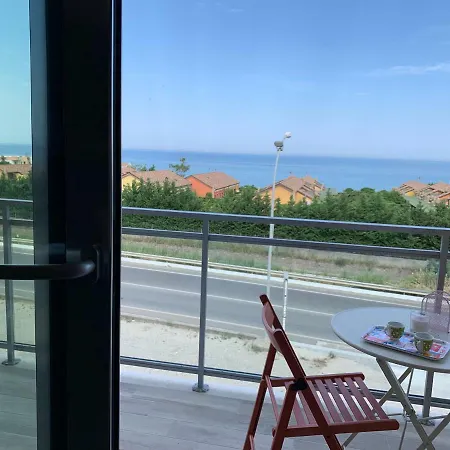 Red's Hotel apartamentowy Torre Melissa