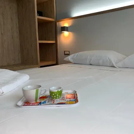 Hotel apartamentowy Red's Torre Melissa